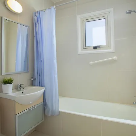 Athena 103b Apartman Protarász